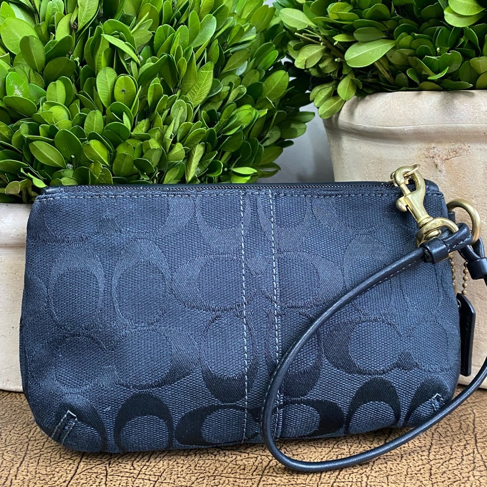 Coach Bleeker Black Signature Canvas Tattersall Lined Clutch Wristlet - Picture 7 of 11